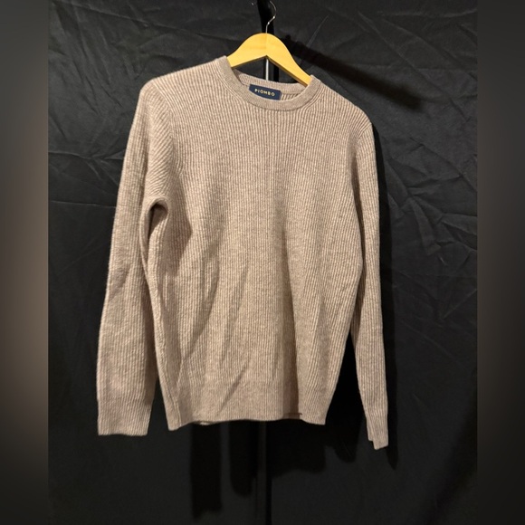 Men's 100% Cashmere Light Tan Piombo Sweater, size small - Picture 2 of 5